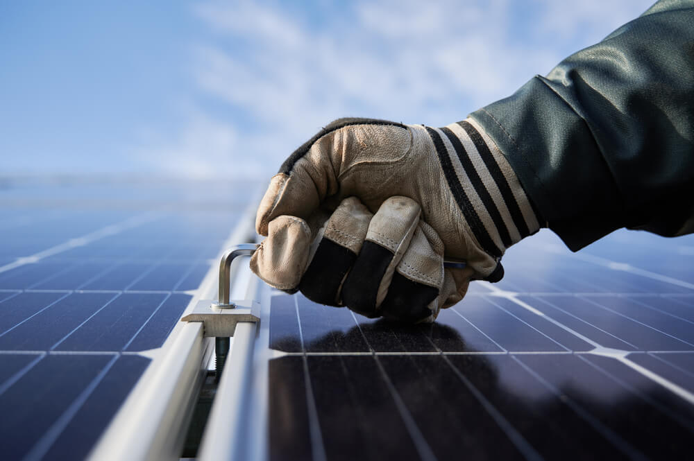How to Uninstall Solar Panel System Safely? - Maxpower